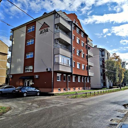 Apartman Espresso Sa Parkingom Сремска Митровица Екстериор снимка