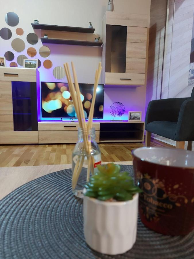 Apartman Espresso Sa Parkingom Сремска Митровица Екстериор снимка