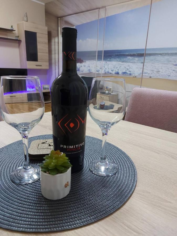 Apartman Espresso Sa Parkingom Сремска Митровица Екстериор снимка