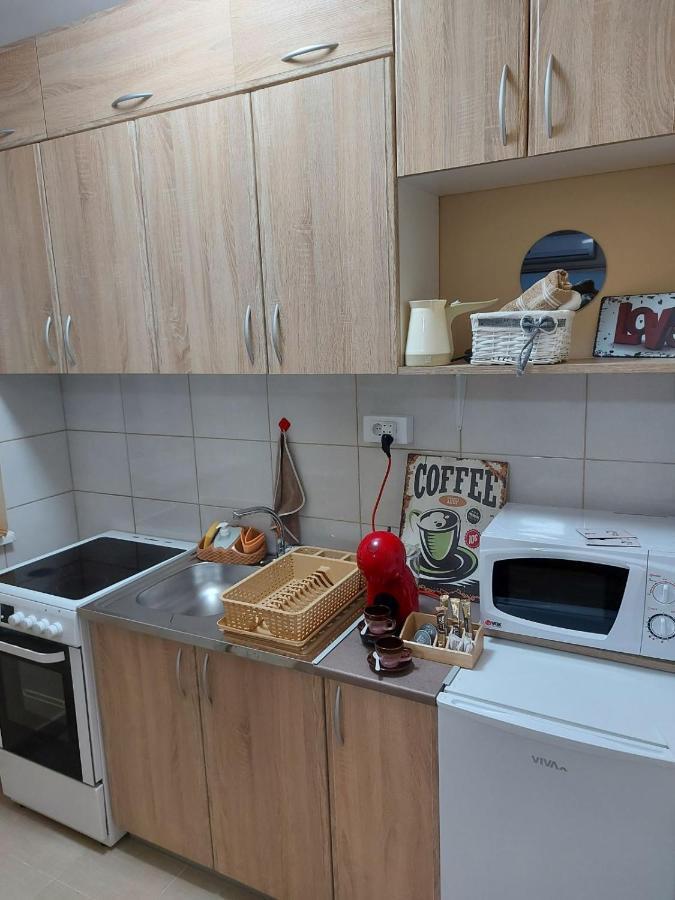 Apartman Espresso Sa Parkingom Сремска Митровица Екстериор снимка