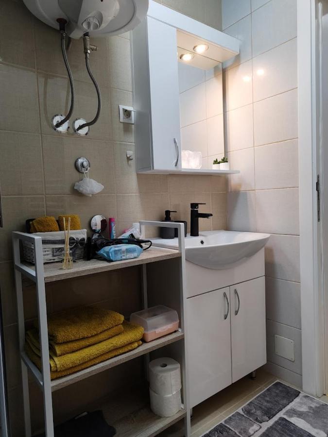 Apartman Espresso Sa Parkingom Сремска Митровица Екстериор снимка