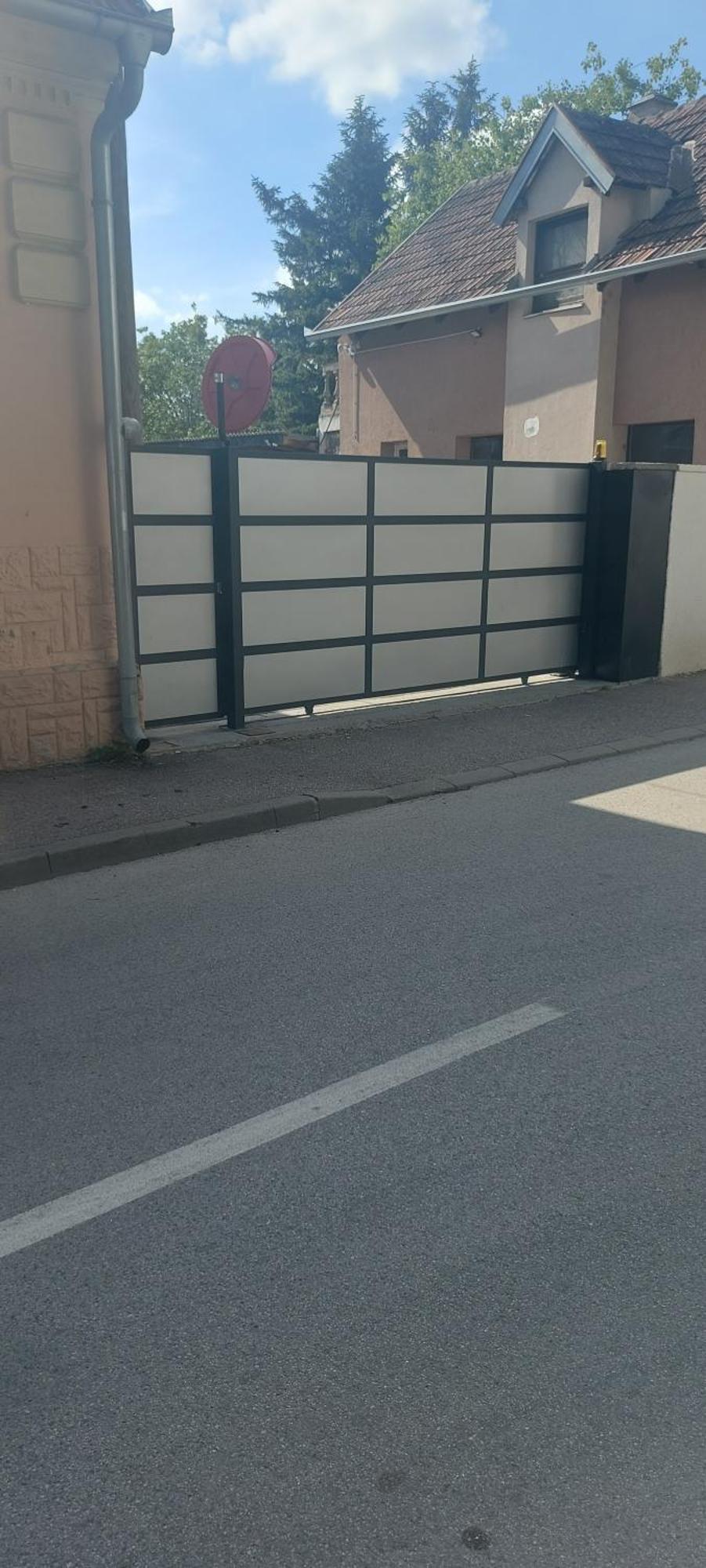 Apartman Espresso Sa Parkingom Сремска Митровица Екстериор снимка